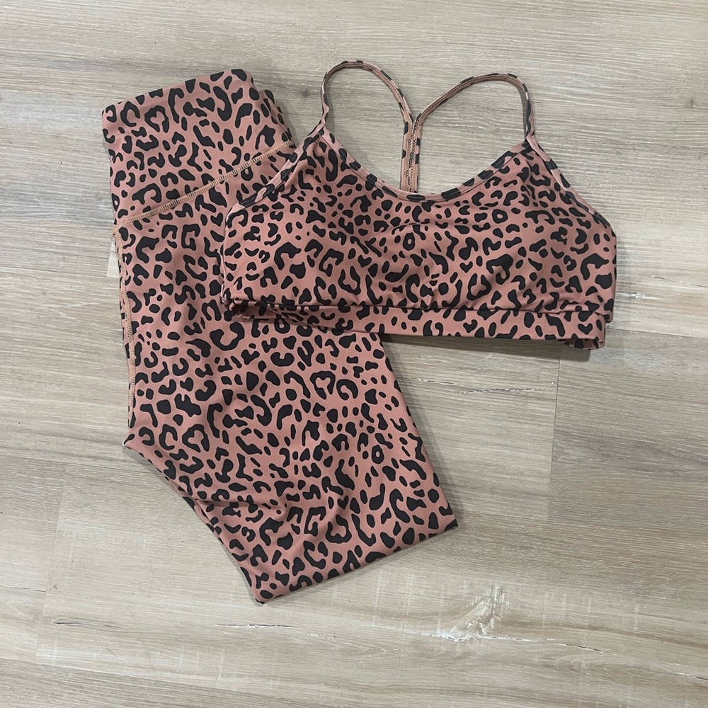 Active wear Leopard Print Women's Workout Set